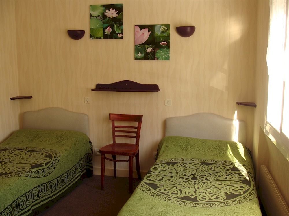 Hotel Le Flaubert Fougeres Exterior photo